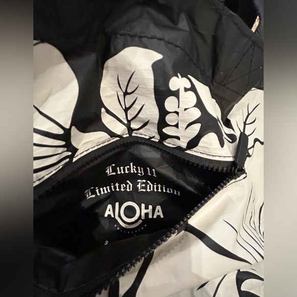 NWOT ALOHA Collection Lucky 11 Limited Edition Heipua Holo Holo Tote - Picture 5 of 5